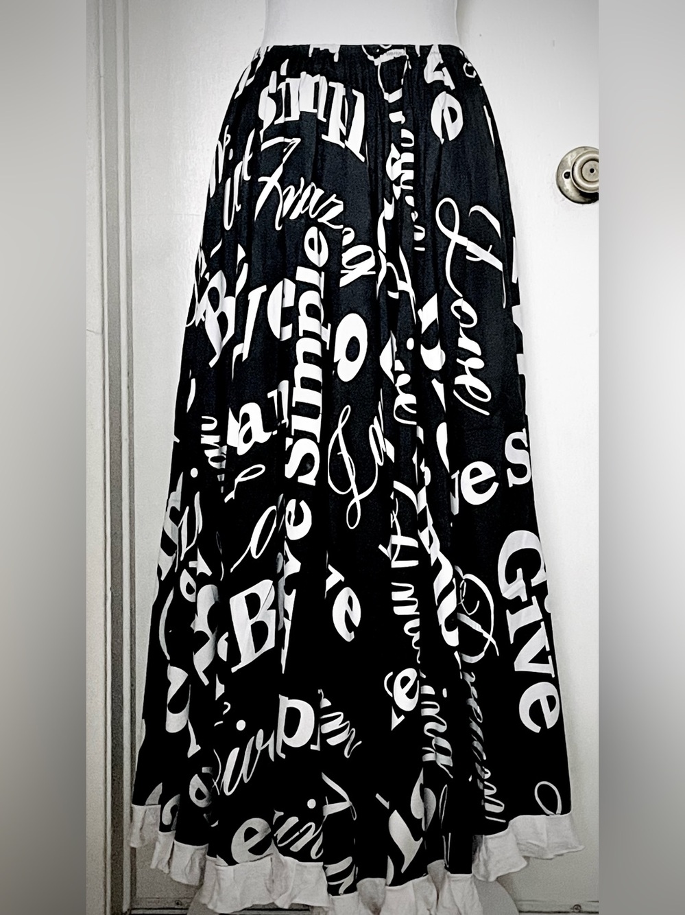 Black White Graphic Maxi Skirt. Full Circle Skirt with Ruffle. Size M